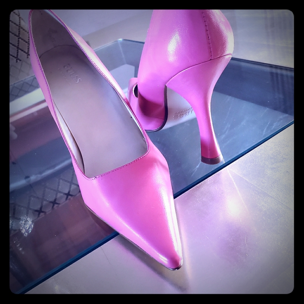 New Guess pink pumps